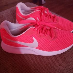Nike womens shoes